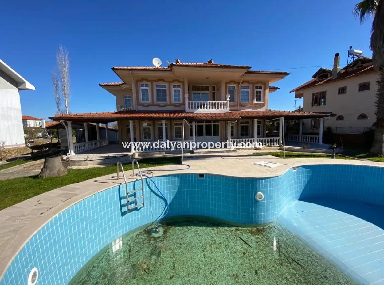 5+1 Villa Located On An Area Of 1000 M2 In The Center Of Dalyan