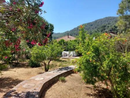 By The Dalyan Canal 1200 M2 Land And 2 Houses Cv05